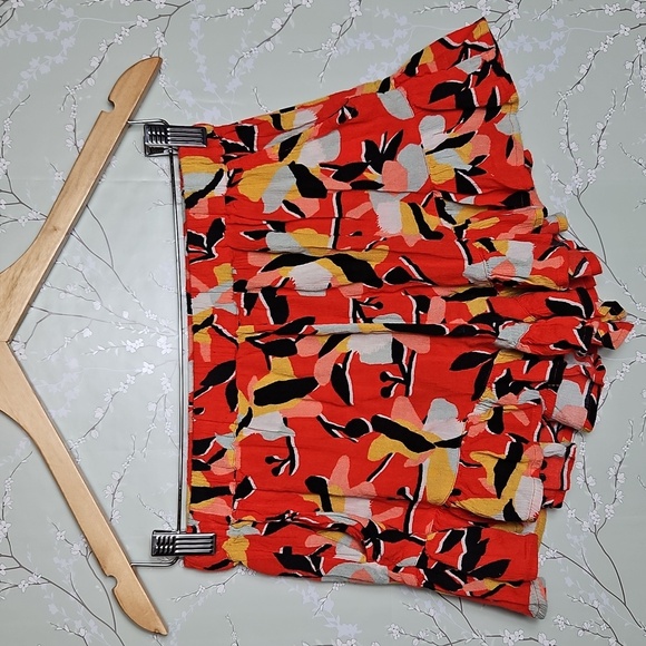 Billabong Women's Floral Shorts Size Small - Picture 2 of 5